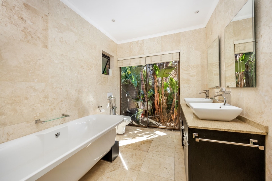 4 Bedroom Property for Sale in Tara Western Cape